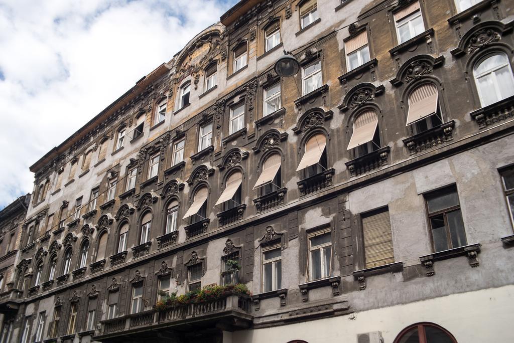 Inviting Flat In The Heart Of Town Lejlighed Budapest Eksteriør billede