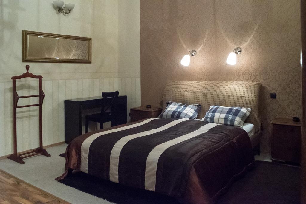 Inviting Flat In The Heart Of Town Lejlighed Budapest Eksteriør billede