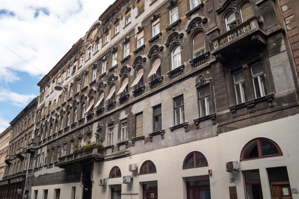 Inviting Flat In The Heart Of Town Lejlighed Budapest Eksteriør billede