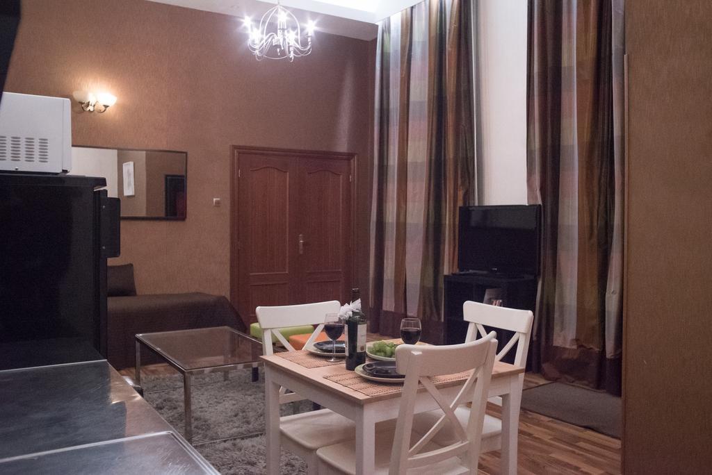 Inviting Flat In The Heart Of Town Lejlighed Budapest Eksteriør billede
