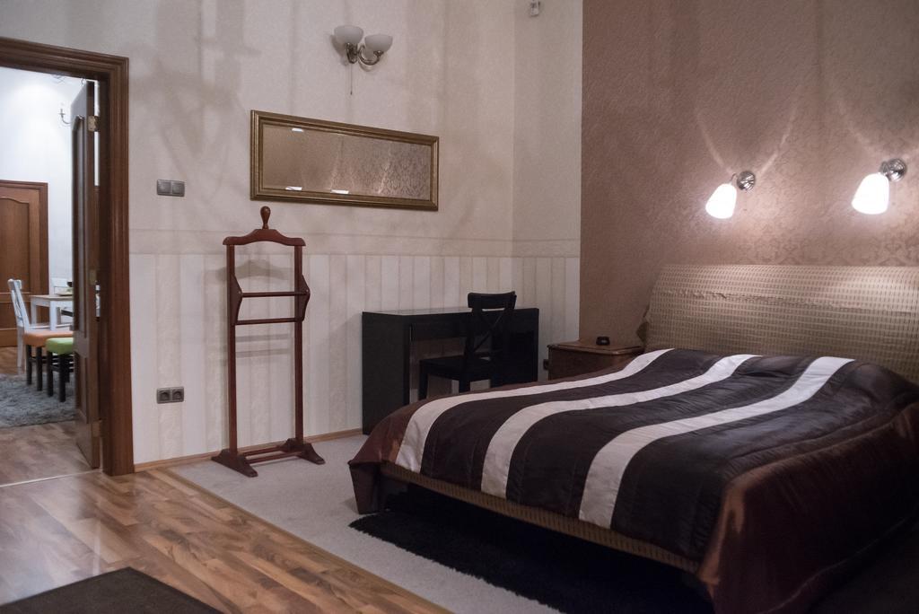 Inviting Flat In The Heart Of Town Lejlighed Budapest Eksteriør billede