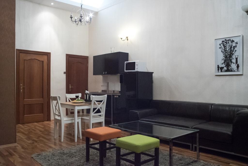Inviting Flat In The Heart Of Town Lejlighed Budapest Eksteriør billede