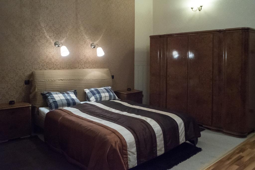 Inviting Flat In The Heart Of Town Lejlighed Budapest Eksteriør billede