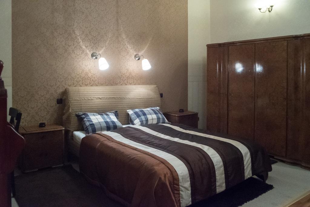 Inviting Flat In The Heart Of Town Lejlighed Budapest Eksteriør billede