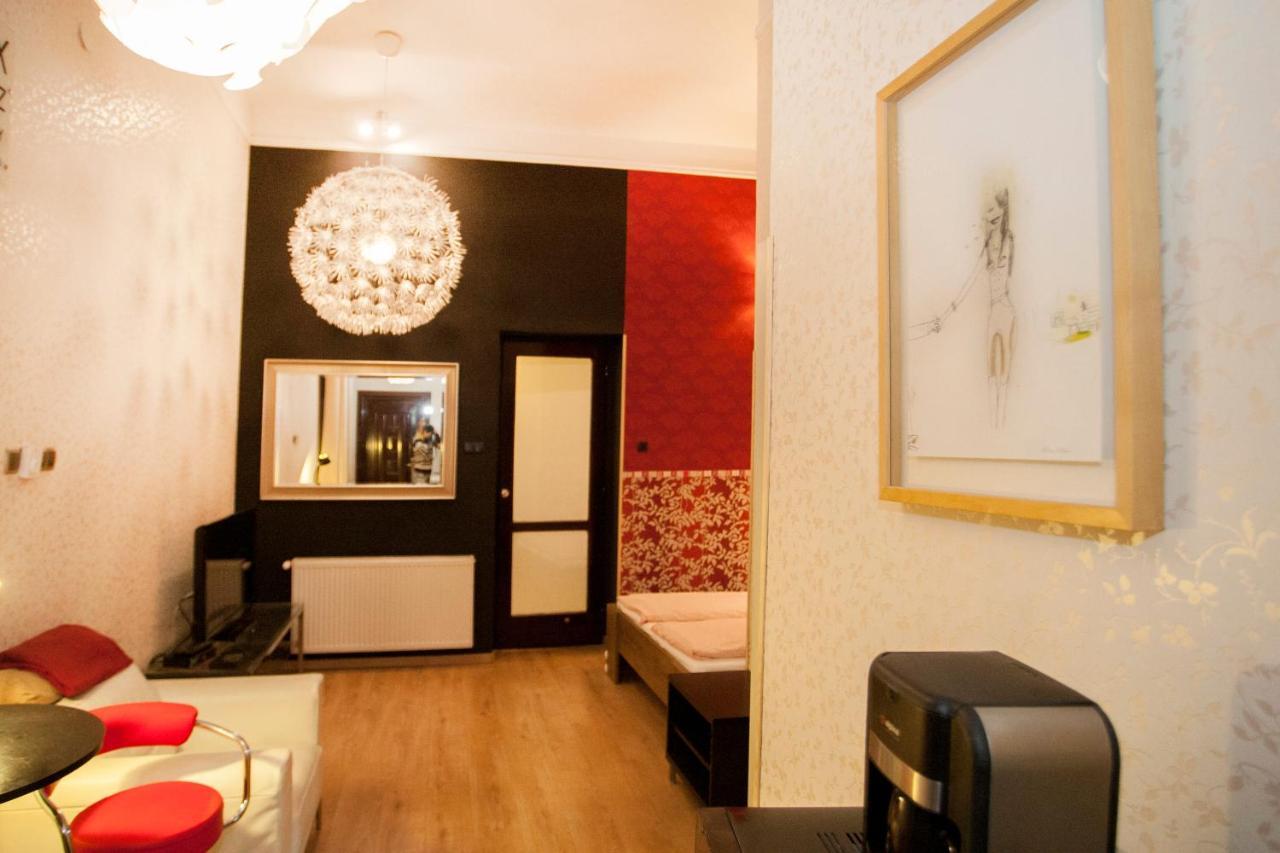 Inviting Flat In The Heart Of Town Lejlighed Budapest Eksteriør billede