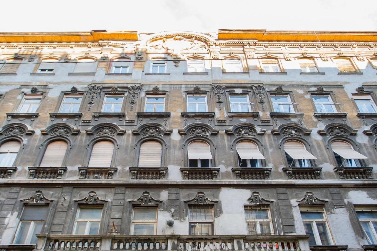 Inviting Flat In The Heart Of Town Lejlighed Budapest Eksteriør billede
