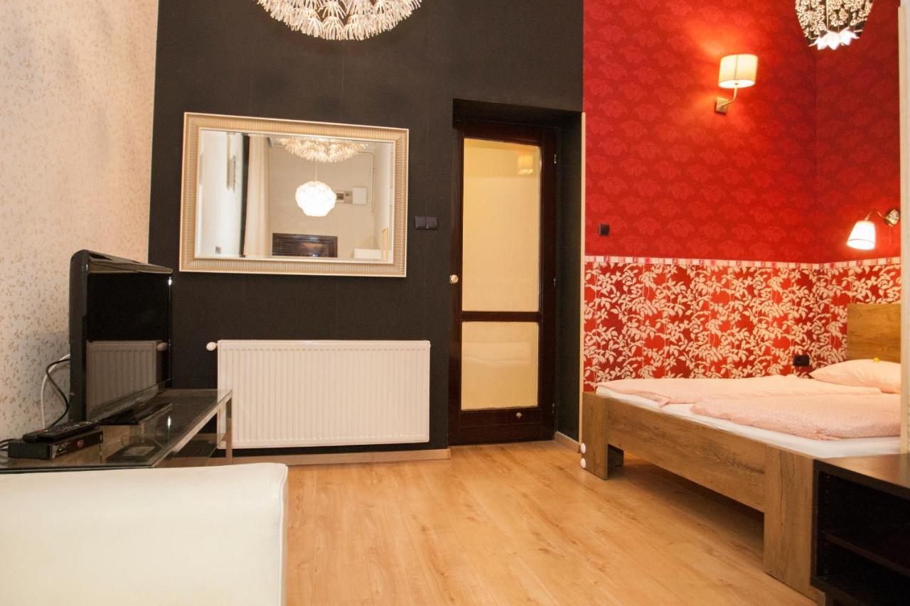 Inviting Flat In The Heart Of Town Lejlighed Budapest Eksteriør billede