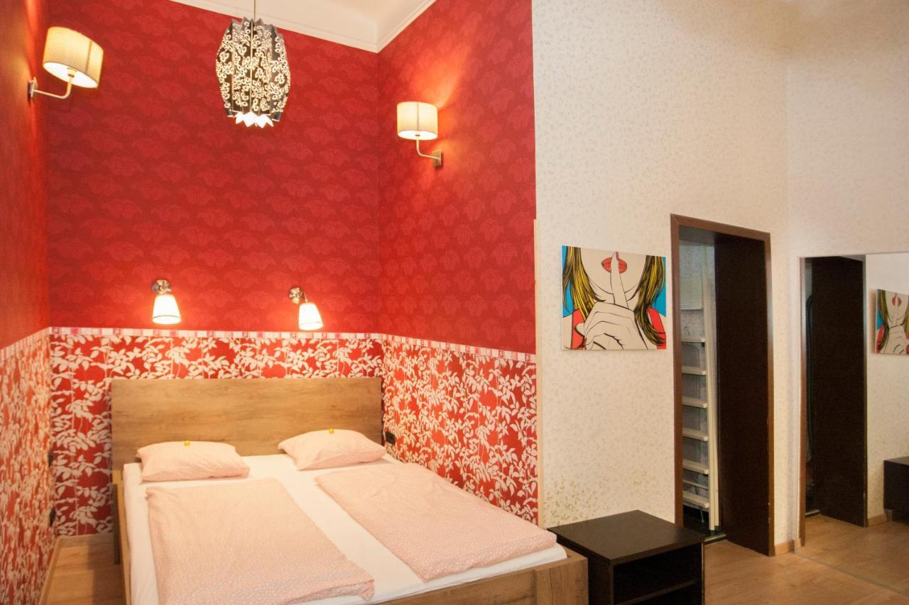 Inviting Flat In The Heart Of Town Lejlighed Budapest Eksteriør billede